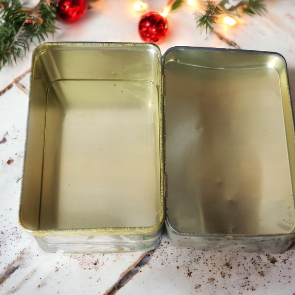 Hinged Vintage Christmas Tin Box with Angel and Mandolin on the Lid - Picture 3 of 9